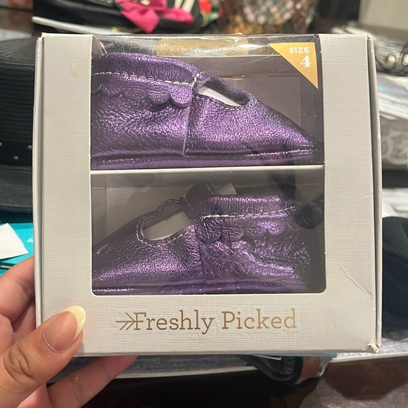 Limited Edition Hocus Pocus Freshly Picked Mary Jane Moccasin:Metallic Purple - Picture 1 of 2